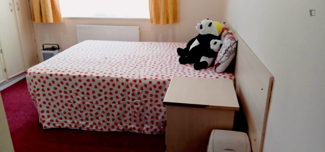 Very cosy double ensuite bedroom in Uxbridge
