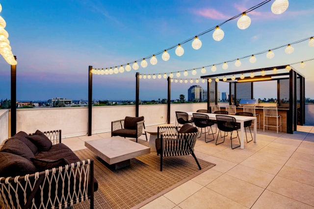 Rêve - chỗ ở sinh viên tại Los Angeles - tầng mái
