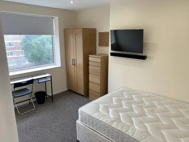 14, Minster Court, Liverpool 2