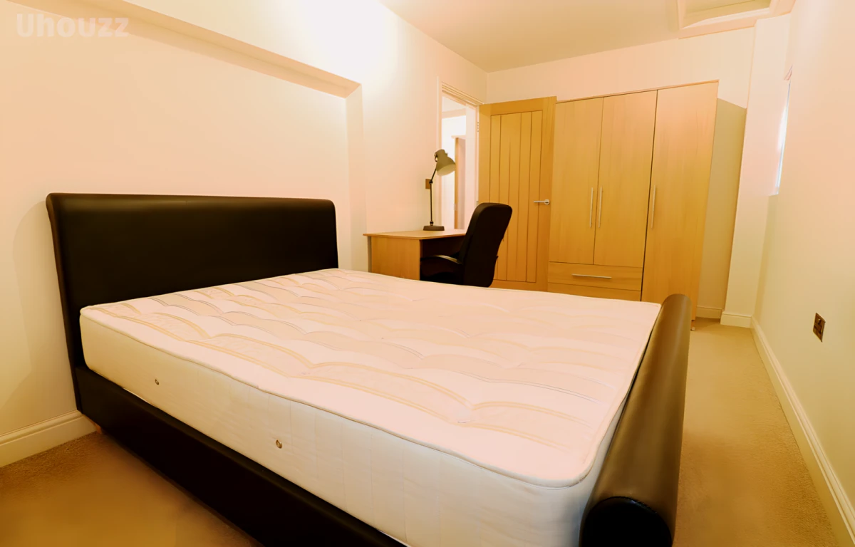 Entire Place·1B1B··1·5 Queen Victoria Rd 0