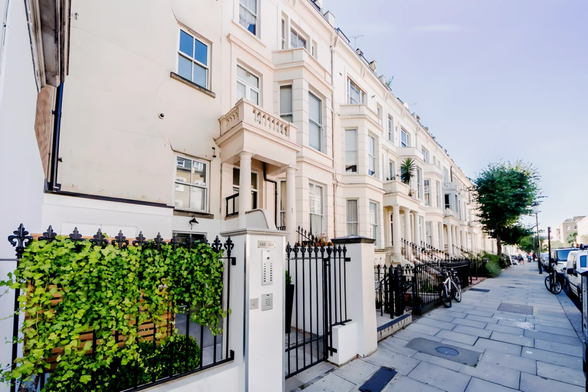 160-164 Earls Court Road, London SW5 0