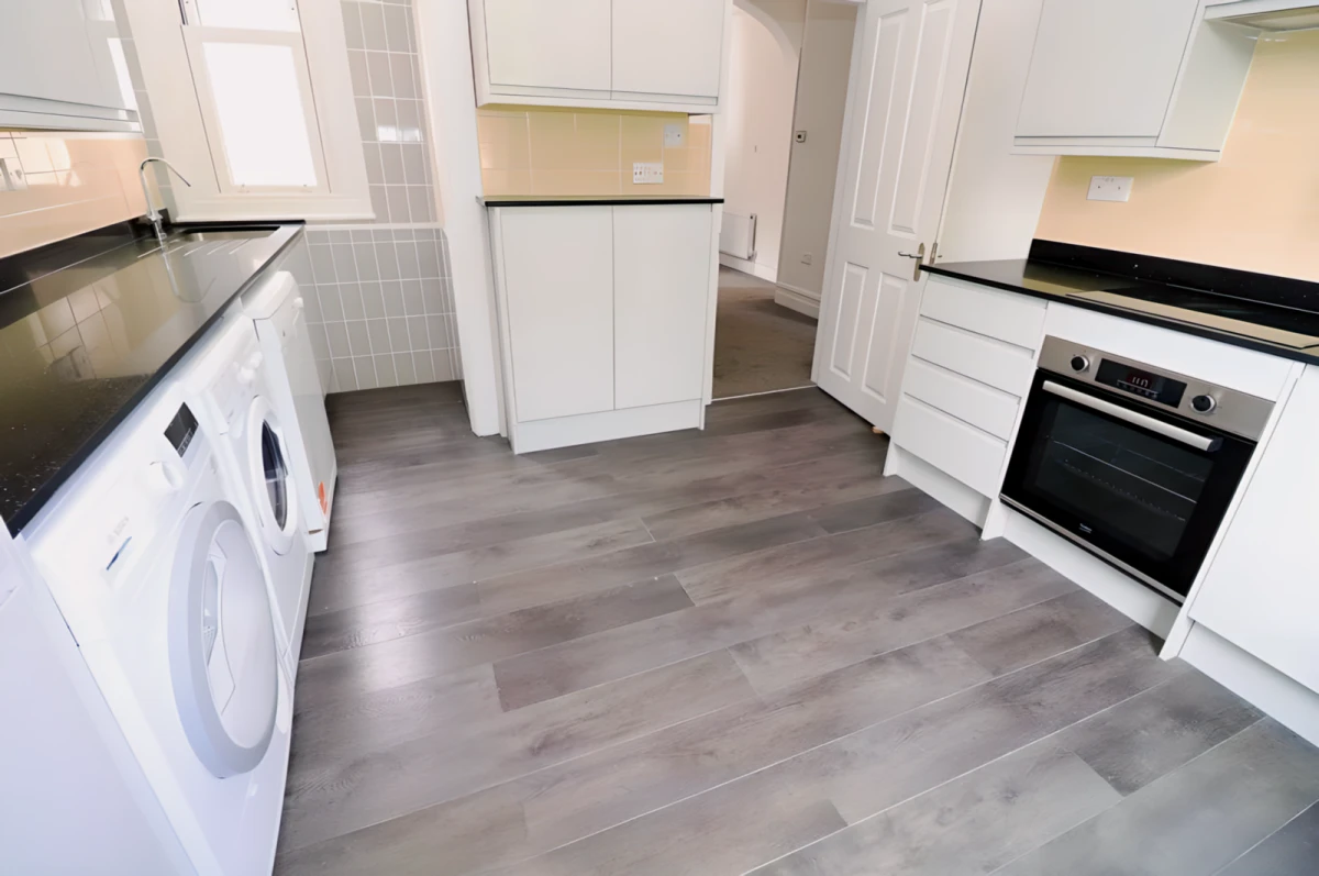apartment in Ealing 0