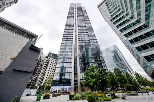 Apartment 3011 Hampton Tower, 75 Marsh Wall, London, E14 9RW 0