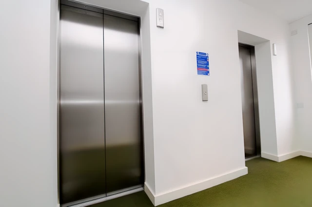 apartment near Samuel Building, 9 Frobisher Yard 1