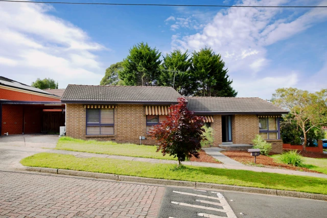2 Harry Street, Doncaster East