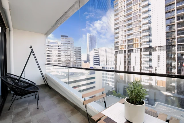 908/2 Claremont Street, South Yarra 4