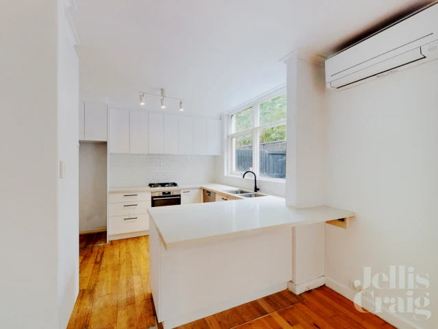 2/15 Illawarra Road, Hawthorn 3