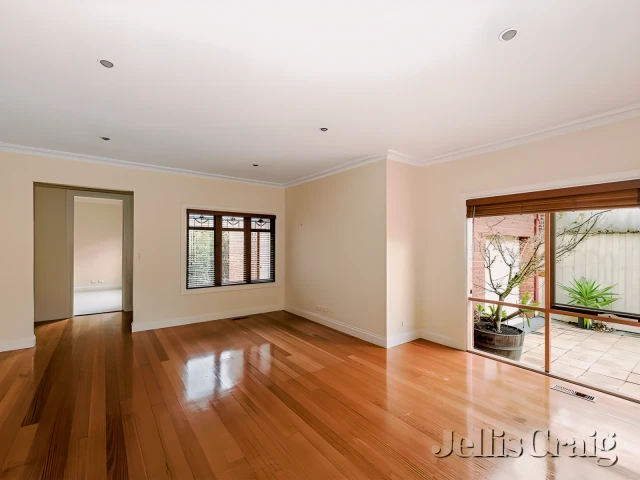 2/26 Amelia Street, Mckinnon 1