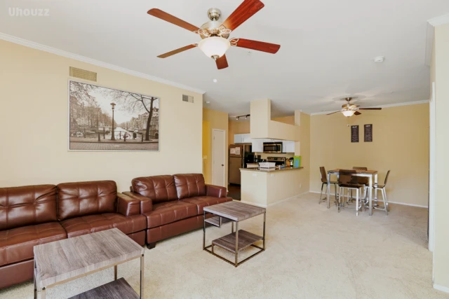 The Plaza Apartment (Furnished) - Los Angeles student accommodation