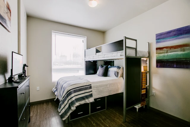 The Arrow Apartments - Student Housing 4