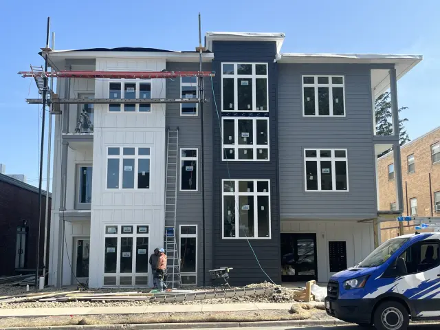 305 W Clark St 0