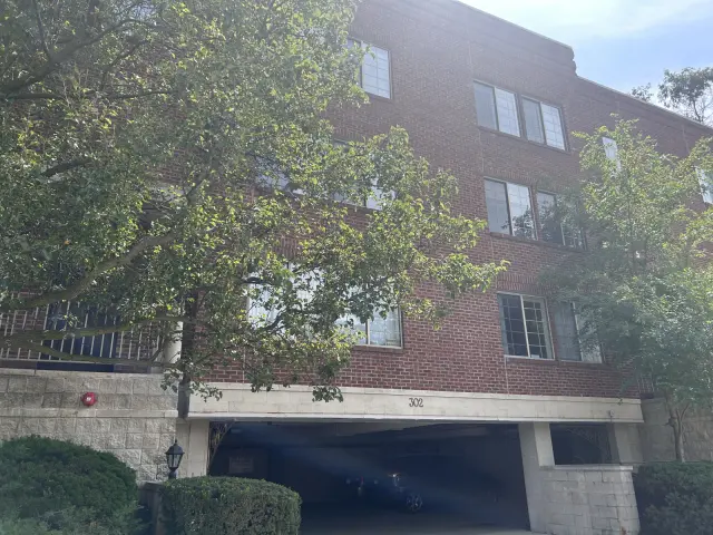 New Yorker, 302 S. Cedar, Urbana, IL 61801 3