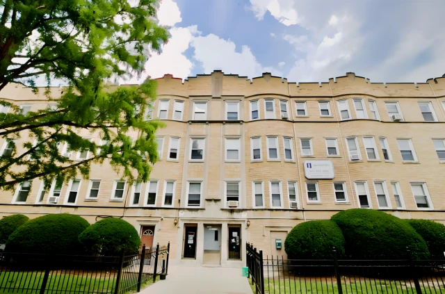 4501-4515 N Malden St 2