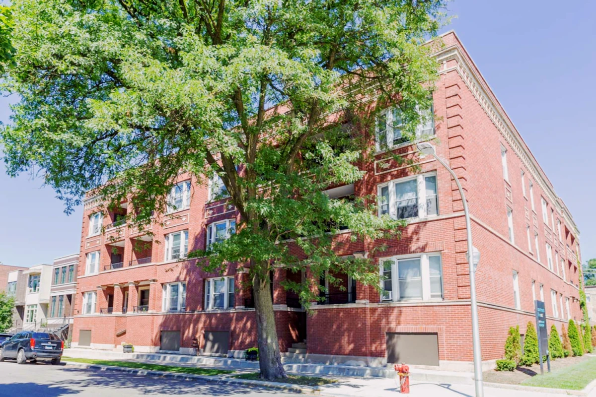4859 S. Champlain Avenue 0