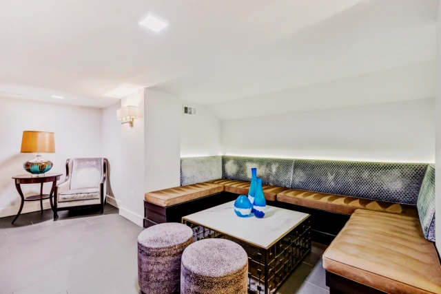 The Rodney Apartments 4