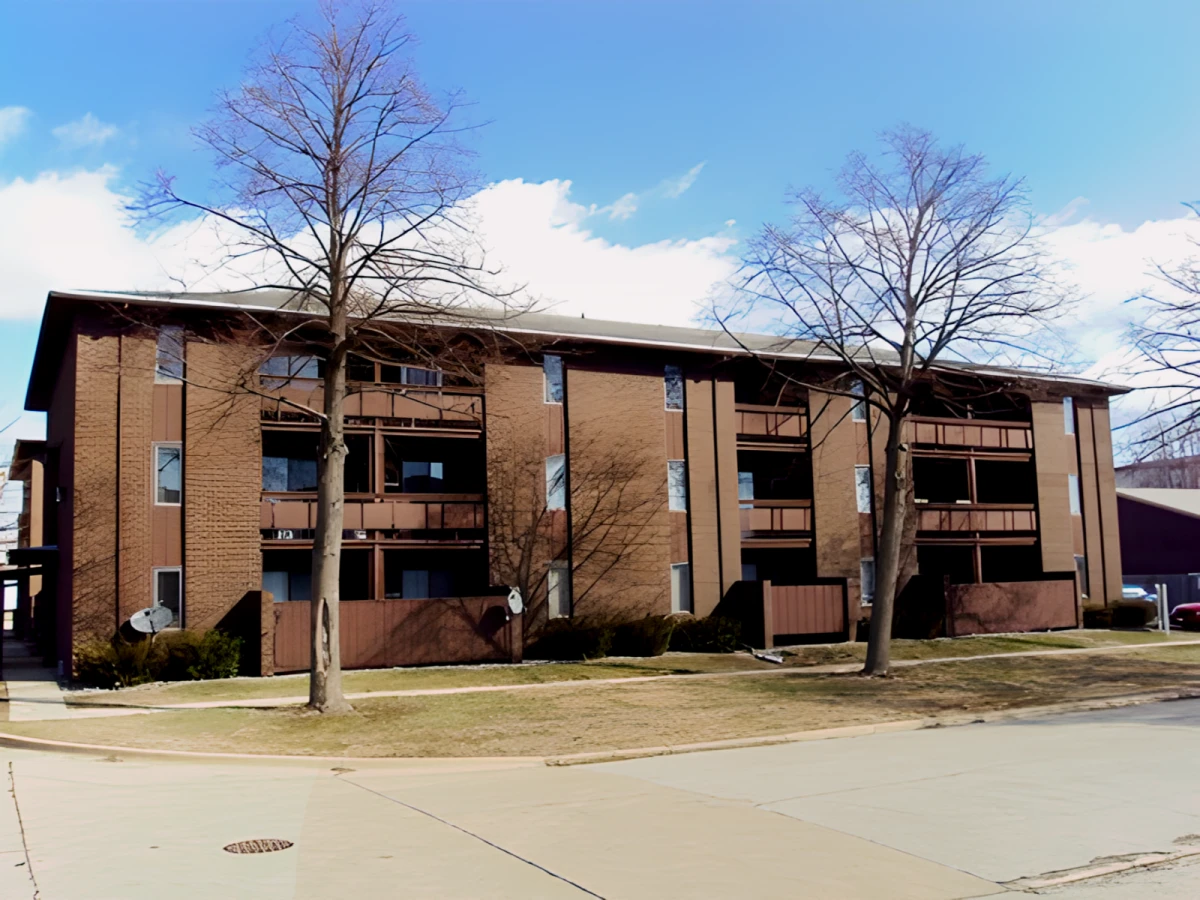 58 E. Healey St Champaign IL 0