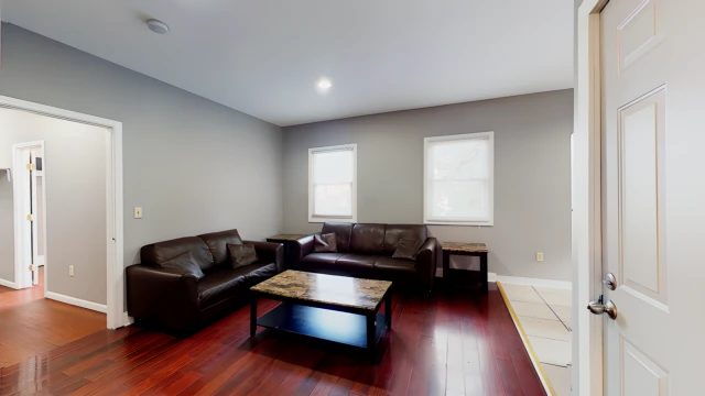 201 Comstock Avenue - chỗ ở sinh viên tại Thành phố Tuyết (Syracuse) - 4 bed 1.5 bath-Apartment 2R per person