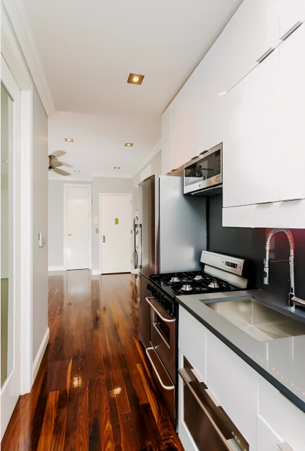 1345 AMSTERDAM AVE •  Upper West Side 4
