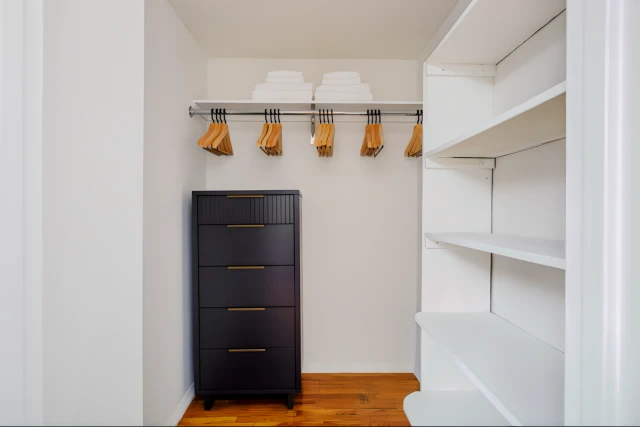 123 E 54th St 3
