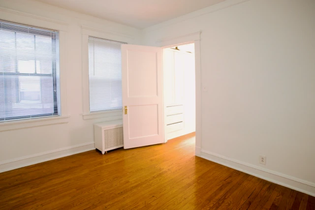 5325 S. Hyde Park Boulevard 3