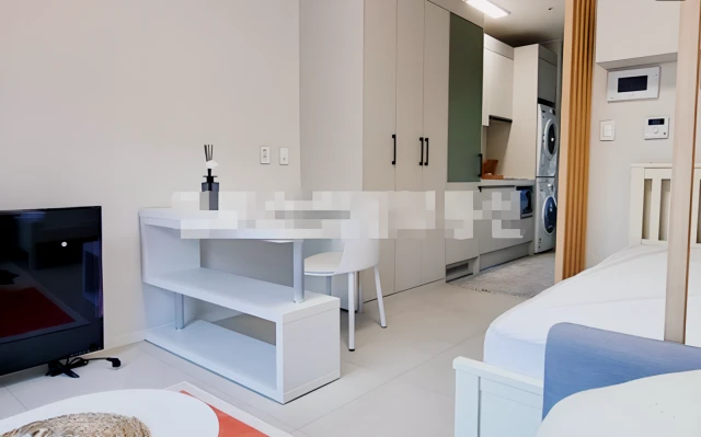 Spacious one-bedroom / near Zhenling Station 2