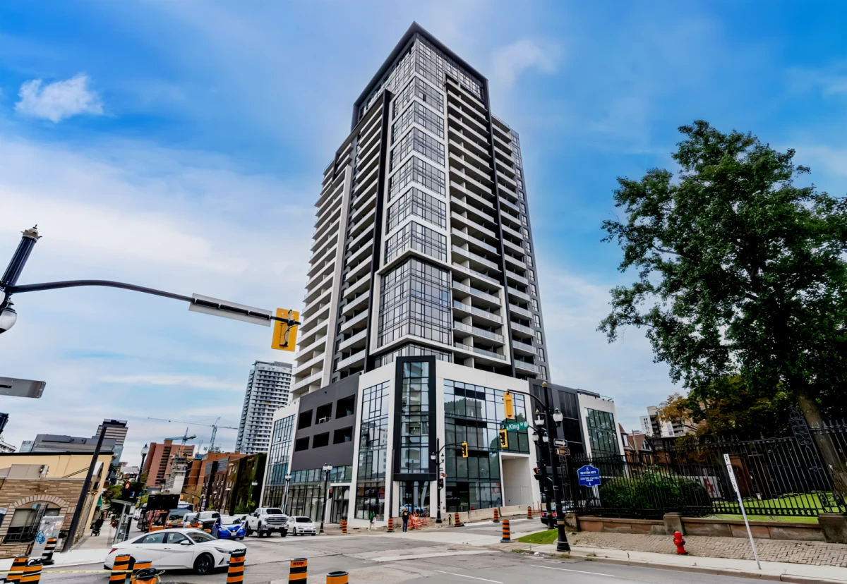 Entire Place·1B1B···15 Queen St S 0