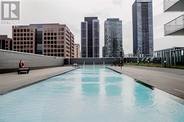 50 Charles St E 906 3