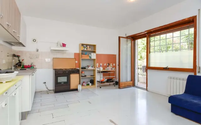 Apartment: Via Edoardo Jenner, 163, Roma, RM, Italia 2