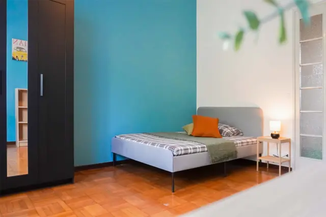 PIAZZA IRNERIO 8 <br> PRIVATE ROOM S1 1