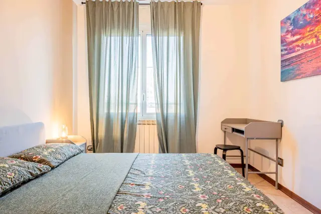 Stanza in viale innovazione 24  bilocale 2