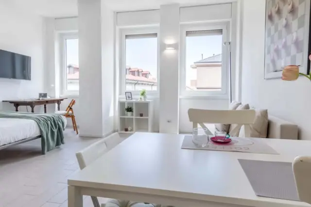 Apartment in Via Lodovico Mancini 4