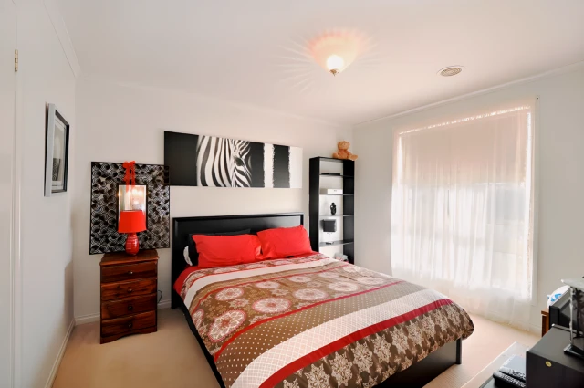 6 Somerset Avenue, Lake Gardens 4