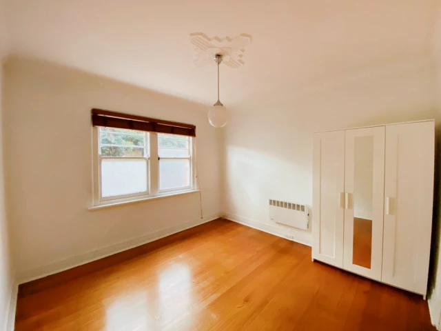 1/21 Milton Street, Elwood 4