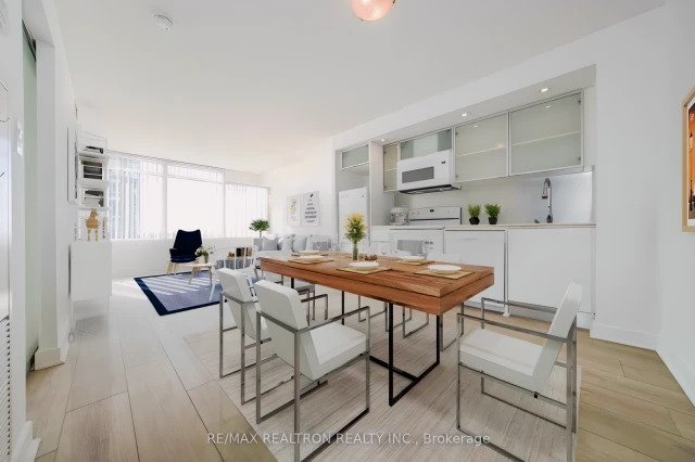 1508 - 25 Telegram Mews 3
