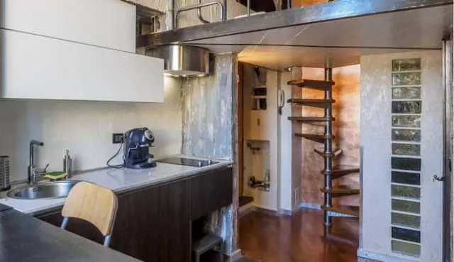 Moscova, center, industrial design apt 4