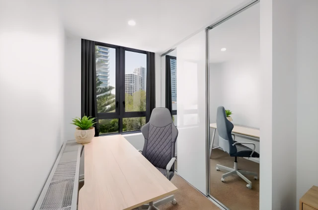 Brand New Cozy 1BR Apartment, Business, NBN, GYM 4