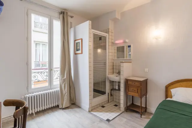 apartment in 18e   Montmartre Pigalle 1