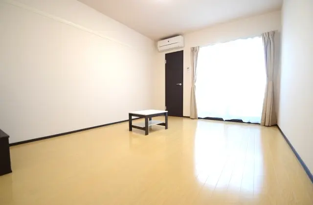 クレイノ桜 304号室 1