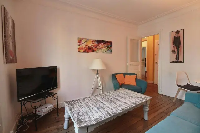 Rue Cecile-Furtado-Heine 2