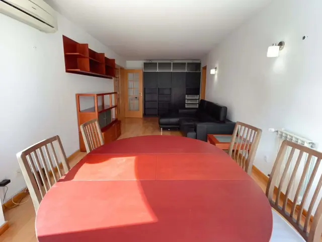 Spacious 2 bedroom apartment in Olaias 2