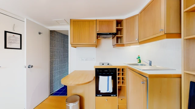 Cartwright Gardens 14712# 1