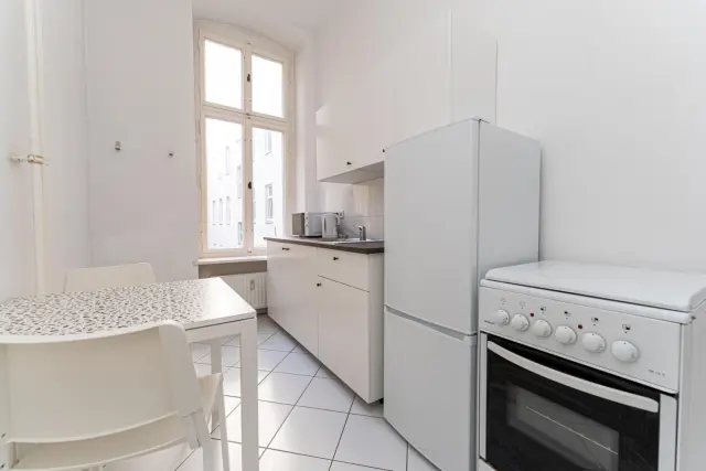 studio near Wisbyer Str. 3