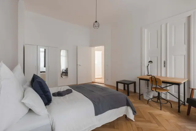 Flughafenstrasse 9DE-01-274-001 2