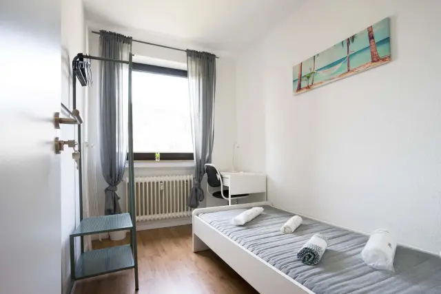 Koelner Landstrasse 352- 3. OG li (Gigacube) 1
