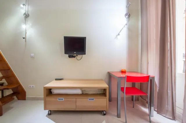 studio in Huertas   Cortes (Centro) 0