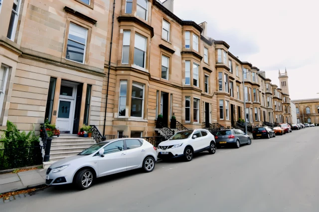Lynedoch Place, G3 6AB 1