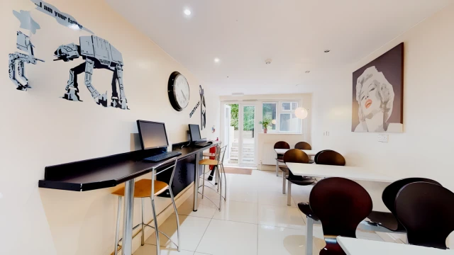 Chatsworth Road 12765# 2