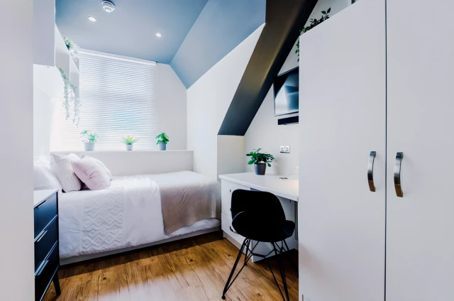 Flat 15, 160 Upper New Walk 2