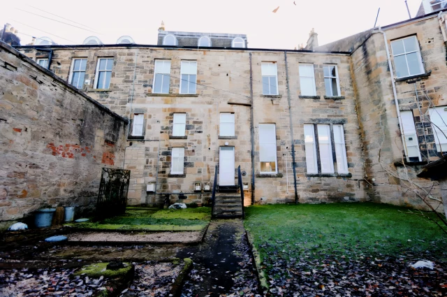 Cleveden Crescent, G12 0PB 3
