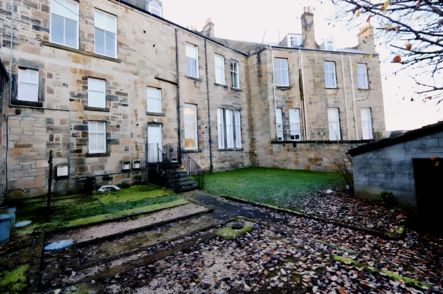 Cleveden Crescent, G12 0PB 4